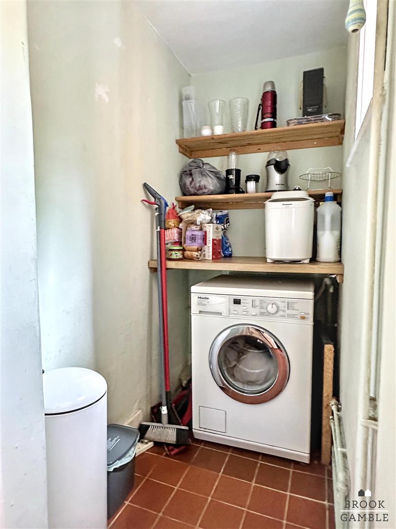 3 Bedroom House - Mid Terrace. Hurst Road in Eastbourne,  25